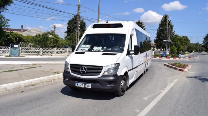 Microbuz de transport în comun în Cumpăna. FOTO Facebook