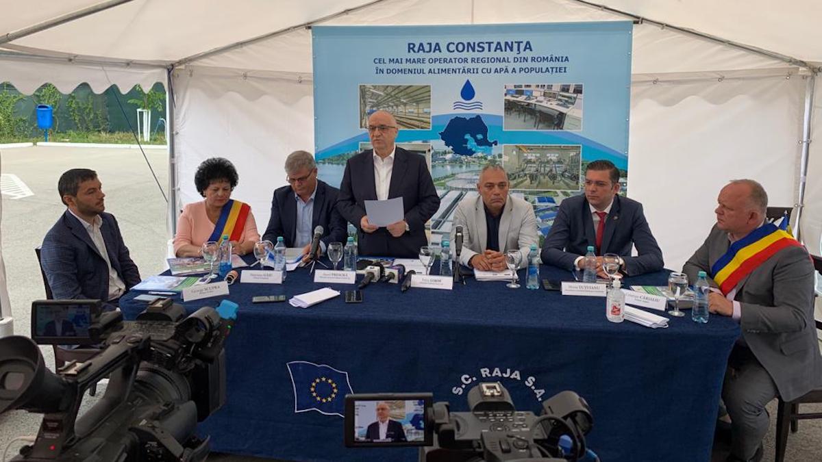 Semnarea contractului de extindere a rețelei de apă în Cumpăna. FOTO Paul Alexe