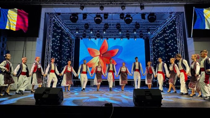 Ansamblul Româncuța la festivalul de la Techirghiol