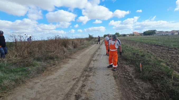 A început trasarea străzii Prelungirea Tractorului. FOTO Primăria Cumpăna