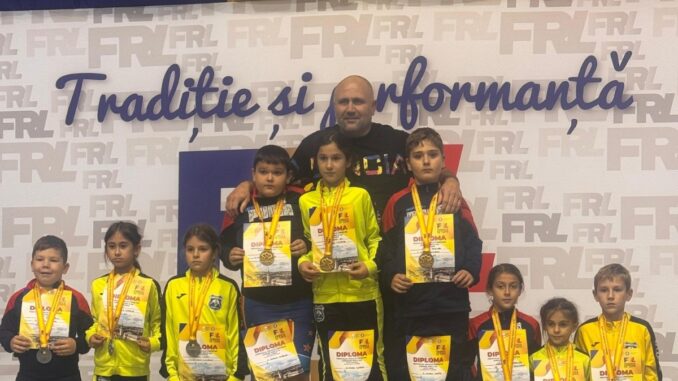 Micii luptători antrenați de prof. Vasile Vicol, din nou pe podium. FOTO Facebook Cumpăna News