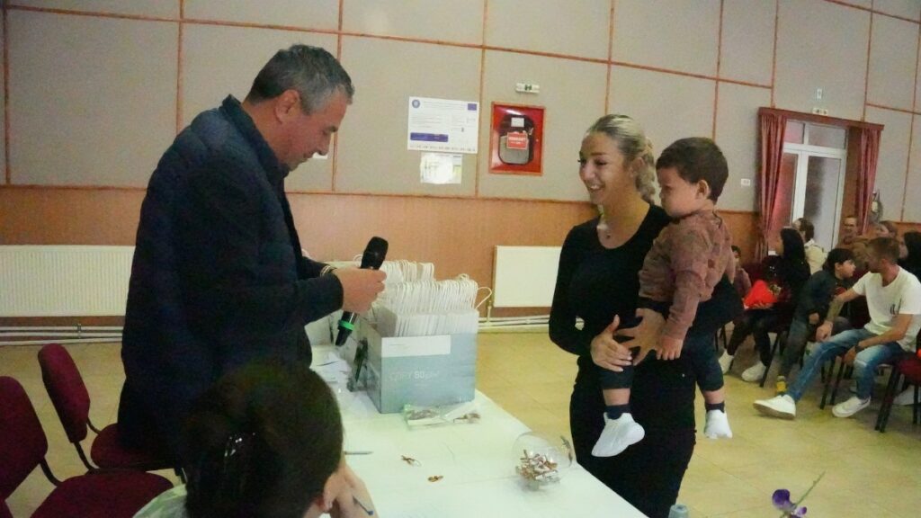 Zeci de tineri s-au înscris pe listele primăriei cu speranța de a se muta în casă nouă. FOTO Primăria Cumpăna