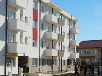 Zeci de tineri s-au înscris pe listele primăriei cu speranța de a se muta în casă nouă. FOTO Primăria Cumpăna
