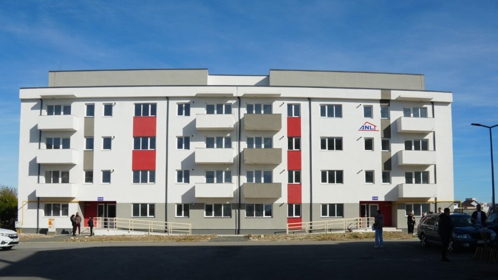 Zeci de tineri s-au înscris pe listele primăriei cu speranța de a se muta în casă nouă. FOTO Primăria Cumpăna